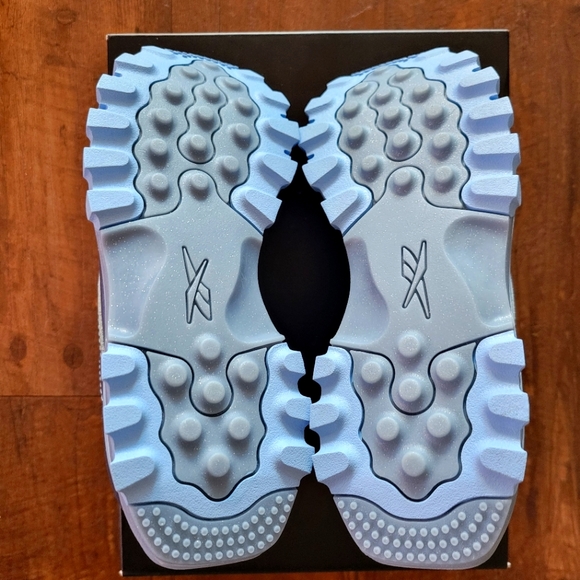 Cardi B Classic Leather Women's Shoes (Fluid Blue/Silver Met) - Picture 9 of 11